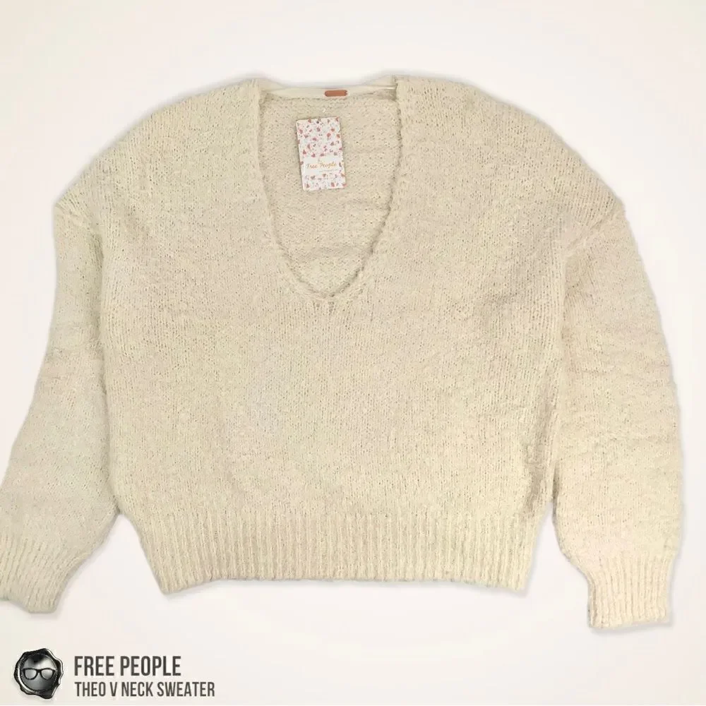 FREE PEOPLE THEO V NECK SWEATER IN CREAM WOMEN’S MEDIUM OVERSIZED SMALL FUZZY